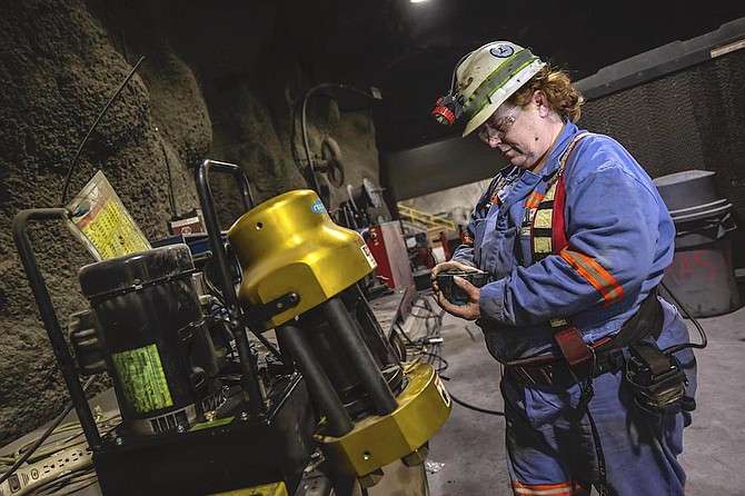 nevada-mining-work-force