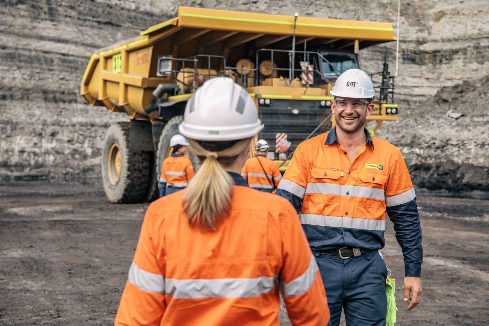 Employement-and-wages-in-mining