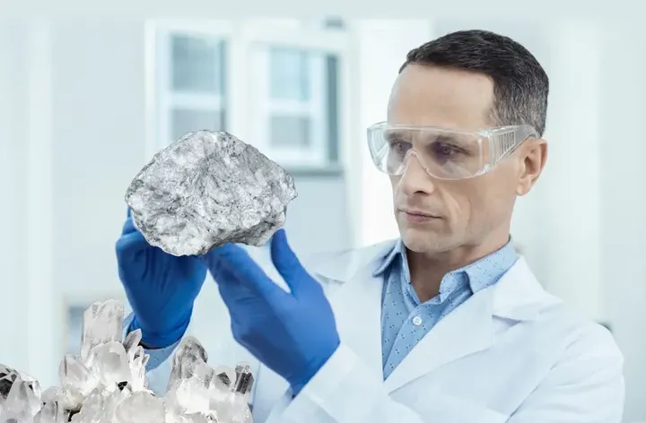 Synthetic minerals or Man-made minerals