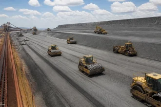 Dry-stack tailings